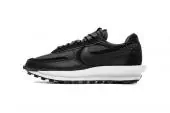 chaussures nike sacai vaporwaffle pas cher silk triple black